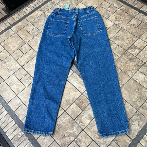 L.L. Bean Original Fit Relaxed Elastic Waist Mom Jeans Size 10 Petite - Picture 2 of 9